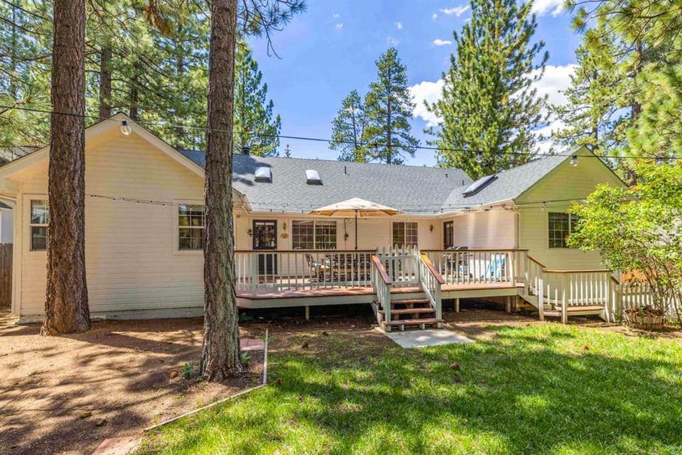 Property building, Patio, Garden