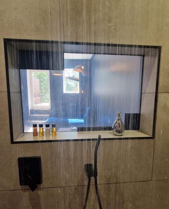 Suite avec jacuzzi & terrasse vue sur l'Orb Apartment in Béziers