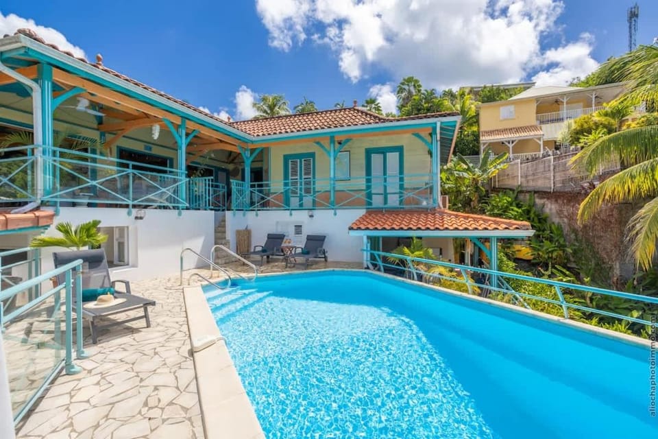 Maison T3 - Vue sur la Baie du Marin, Piscine House in Sainte-Anne