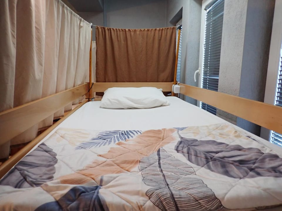Bed, bunk bed