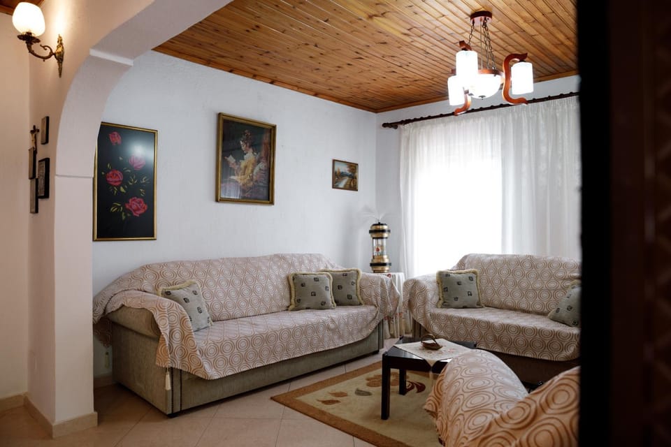 GuestHouse Te Bregu House in Vlorë County, Albania