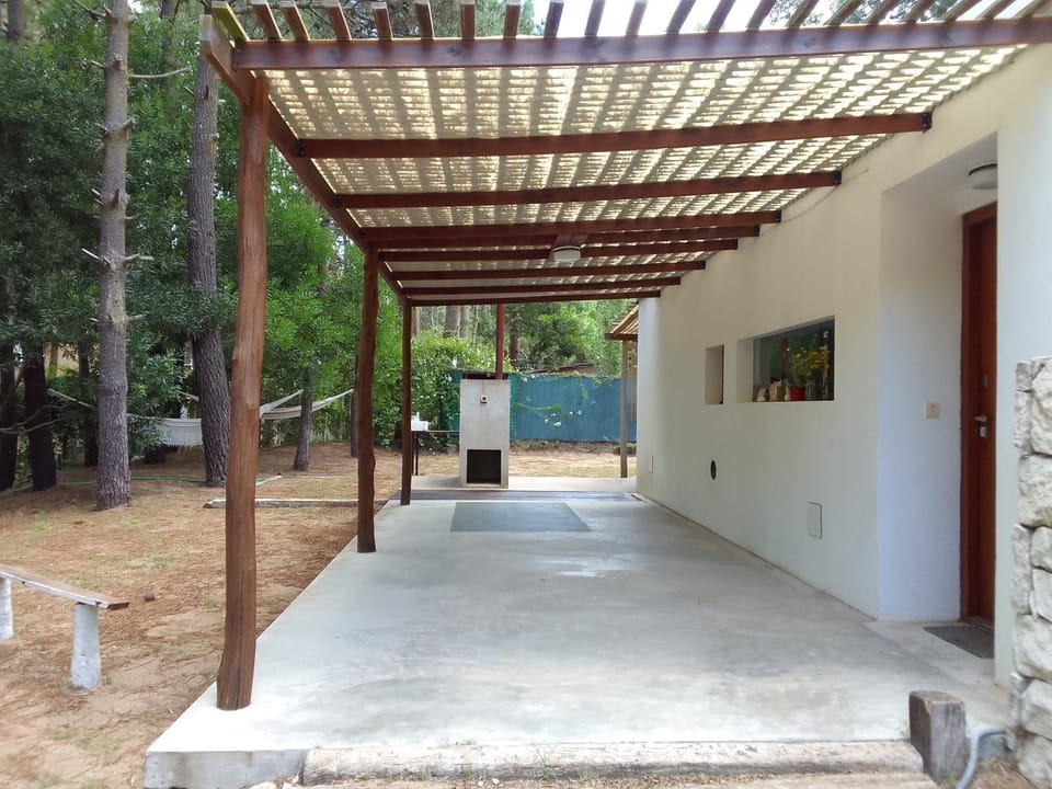 Facade/entrance, Parking