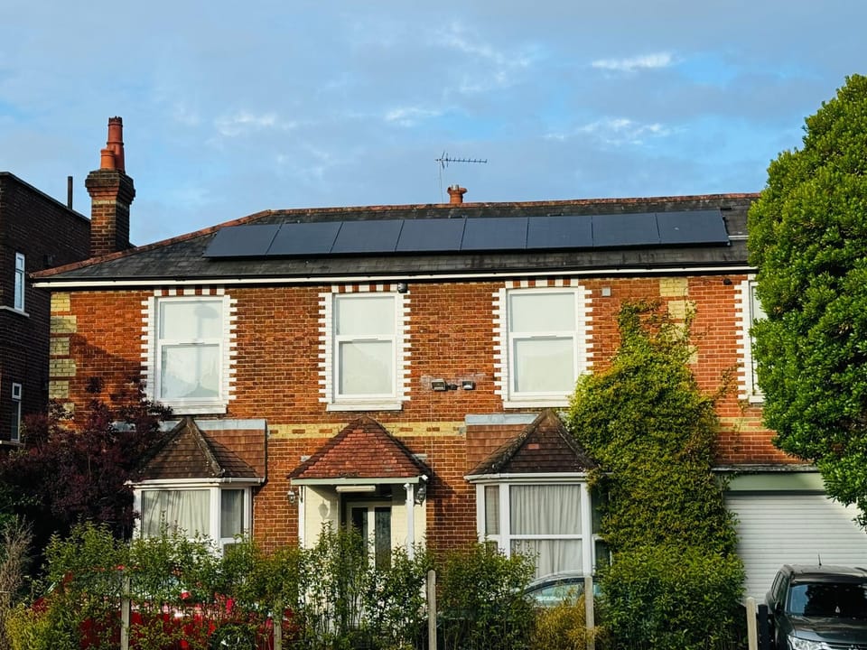 The Bliss 2 Home stay, En-suite, Self check-in with Smart Lock, Non Smoking Home in and out, Zero tolerance for noise after 11pm Vacation rental in Southampton
