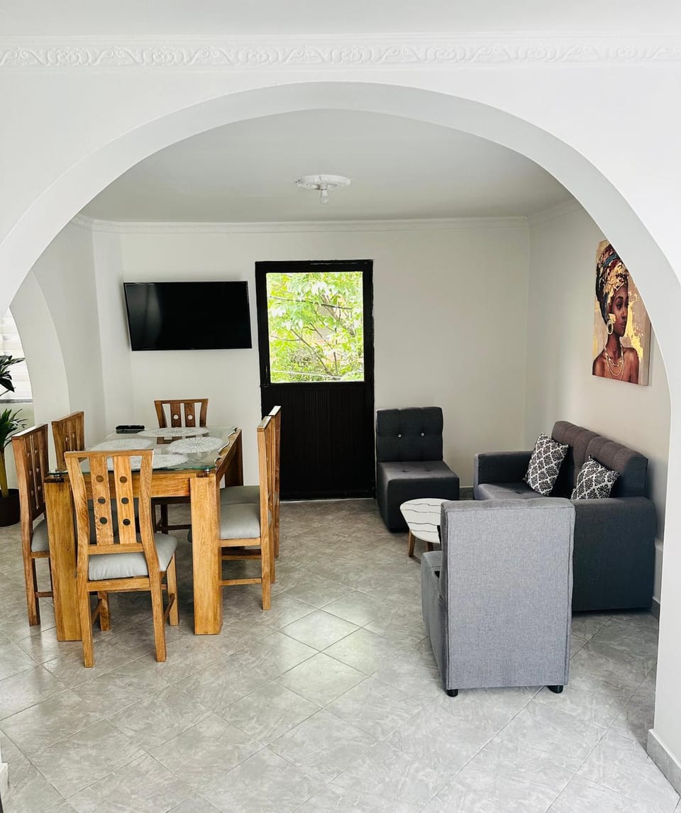 TV and multimedia, Seating area, Dining area, Evening entertainment