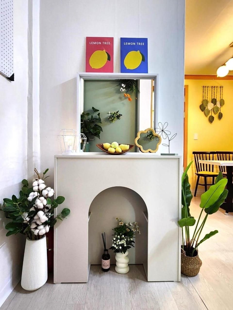 Living room, Decorative detail