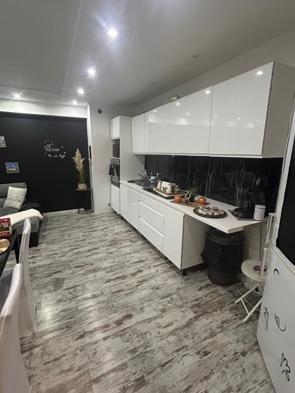 Kitchen or kitchenette