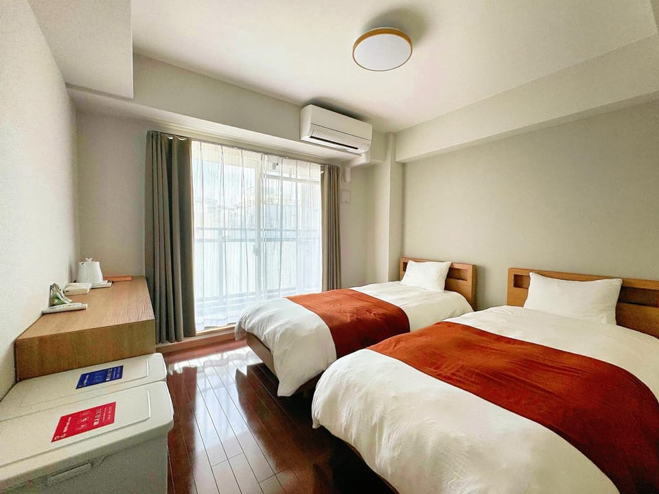 Bed, Photo of the whole room, Bedroom, internet, air conditioner