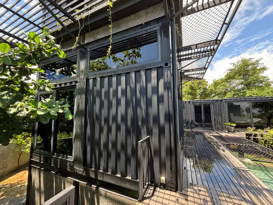 Property building, Facade/entrance
