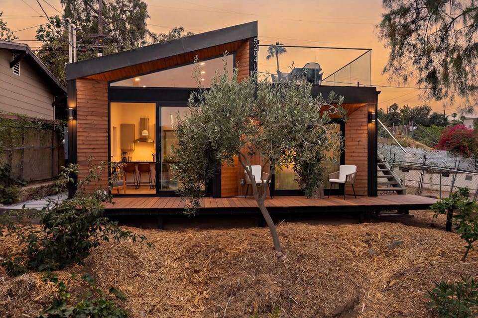 Casetta York Designer Boutique Retreat with Rooftop View House in Eagle Rock