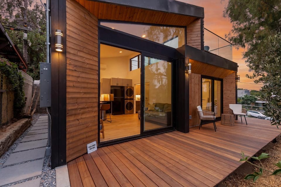 Casetta York Designer Boutique Retreat with Rooftop View House in Eagle Rock