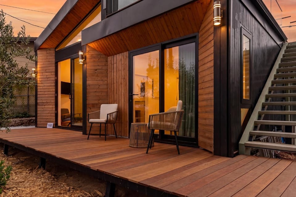 Casetta York Designer Boutique Retreat with Rooftop View House in Eagle Rock