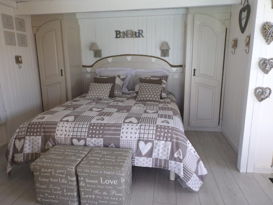 Gite les bois 1 Bed and Breakfast in Gignac