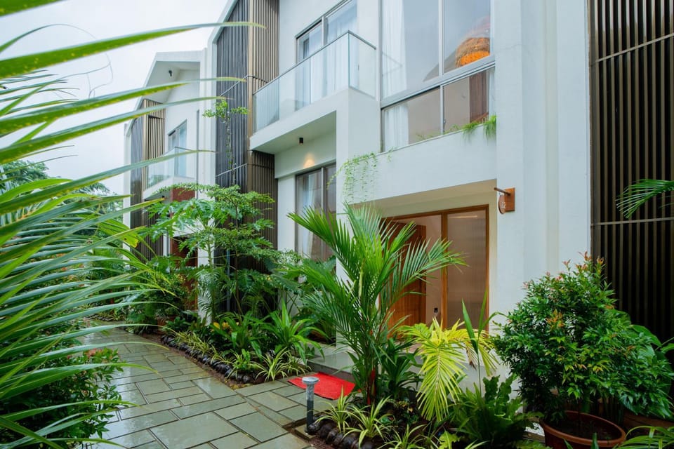 Property building, Spring, Day, Garden, Garden view