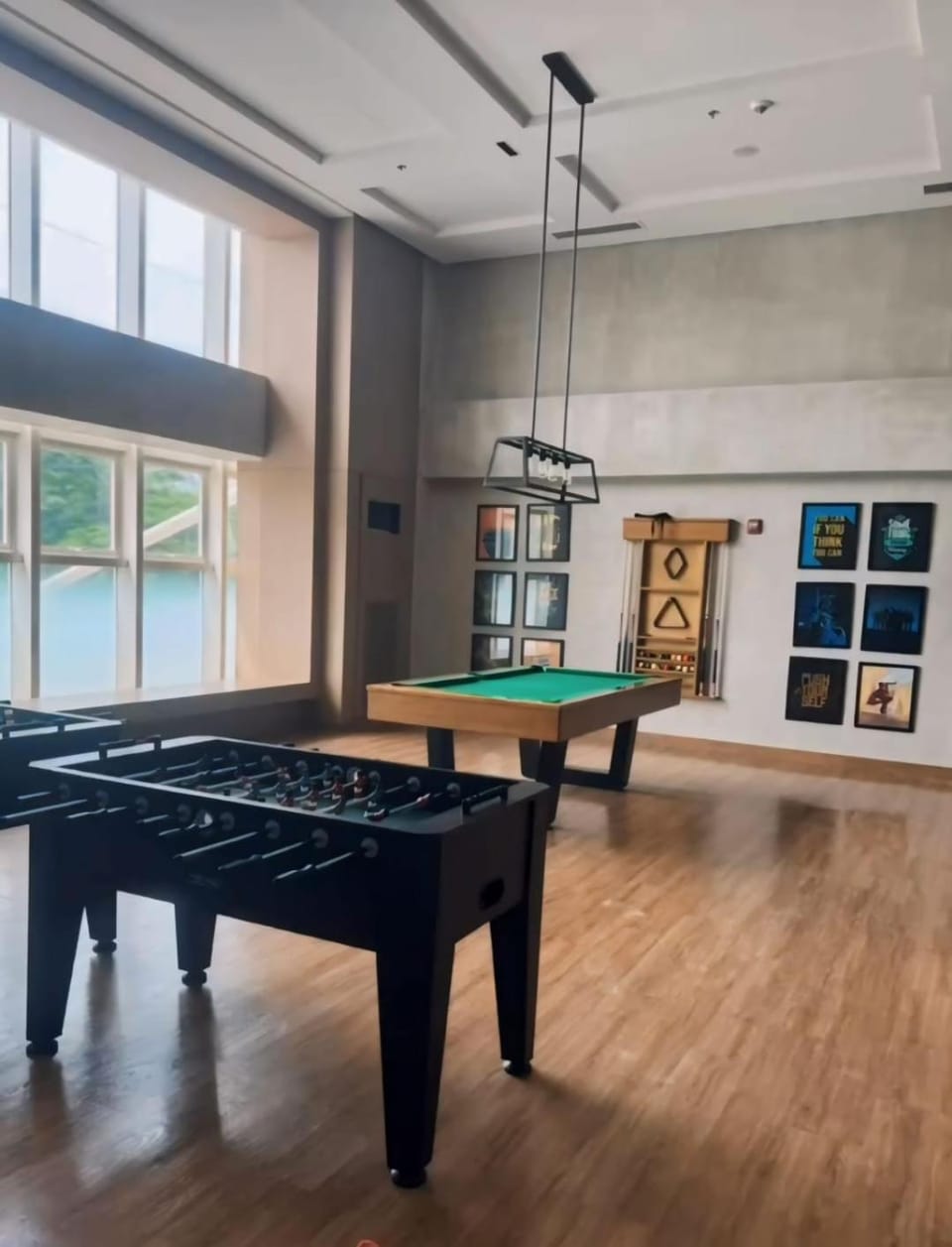 Billiard, Game Room