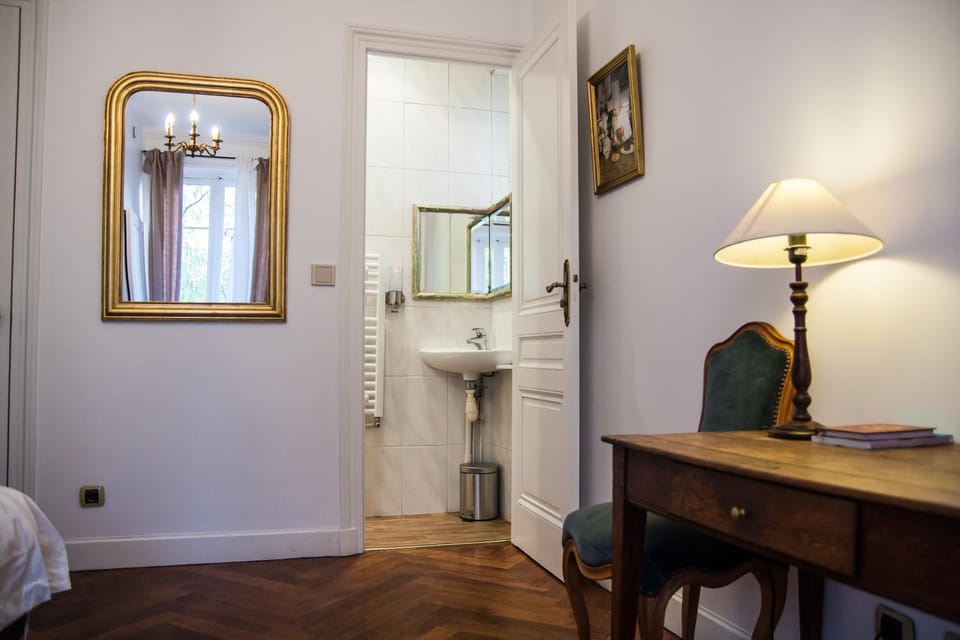 Toilet, Bedroom