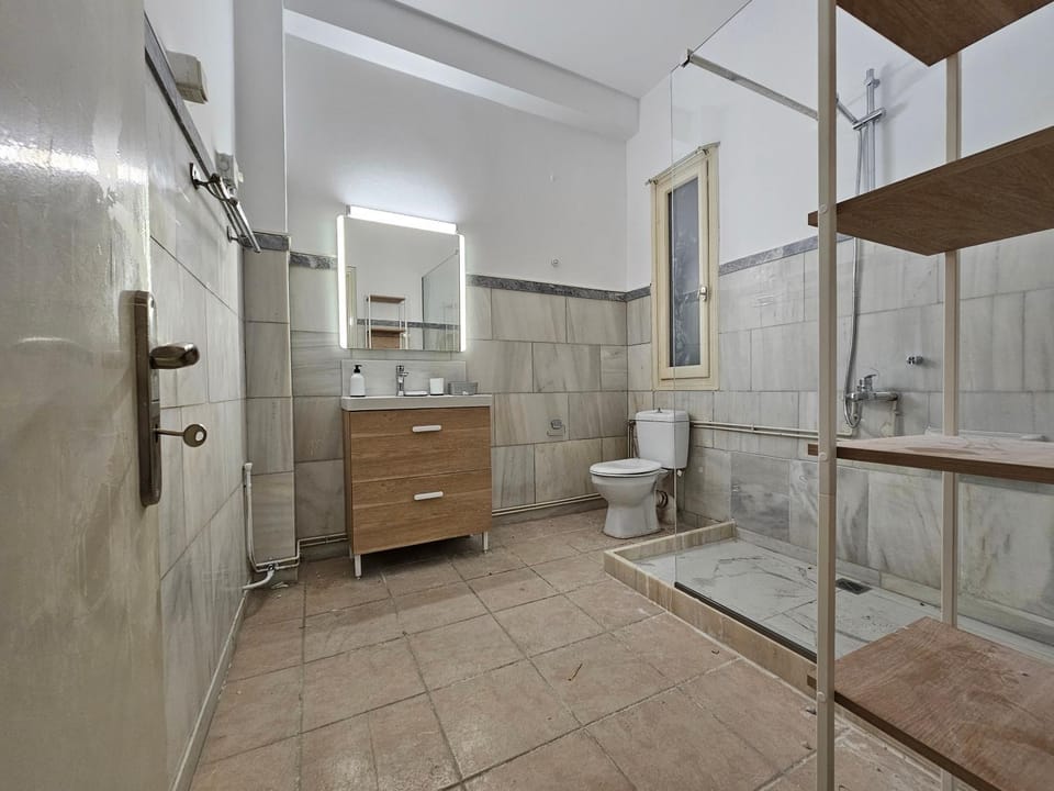 Shower, Toilet, Bathroom, towels