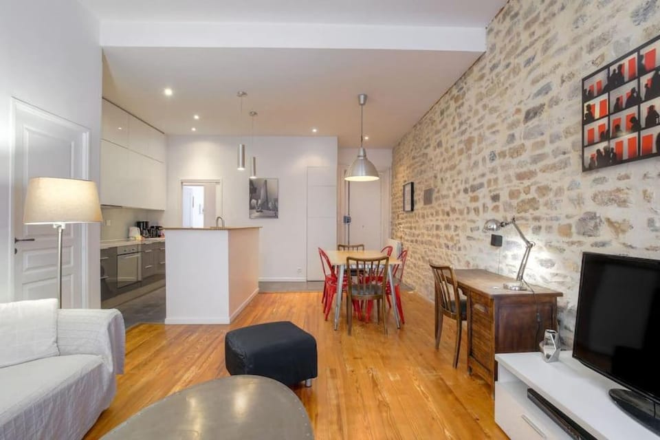 TV and multimedia, Kitchen or kitchenette, Living room, Dining area