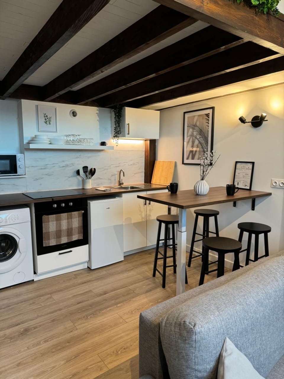 Kitchen or kitchenette