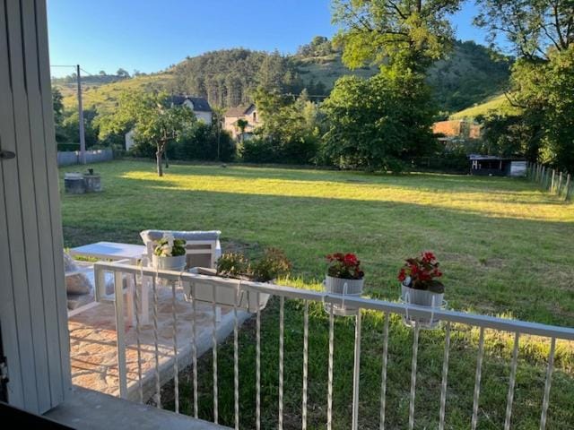 Patio, Natural landscape, Garden view, Mountain view