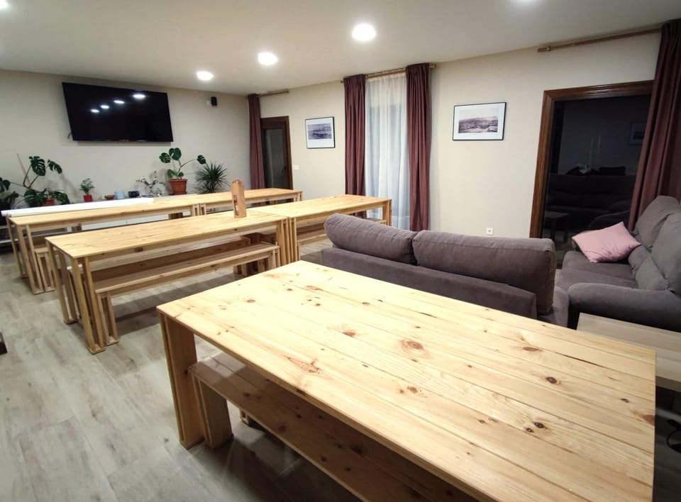 Communal lounge/ TV room, TV and multimedia, Living room, Seating area
