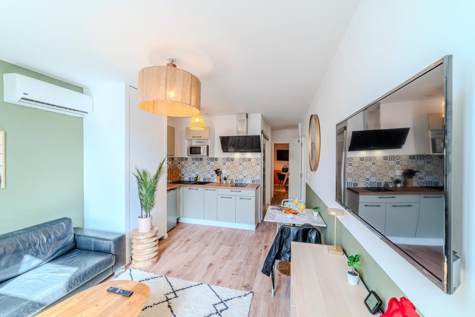 La Bulle Roanne centre-ville - Jaccuzi & Clim Apartment in Auvergne-Rhône-Alpes