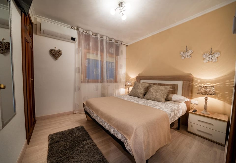 Bed, Photo of the whole room, Bedroom, wardrobe