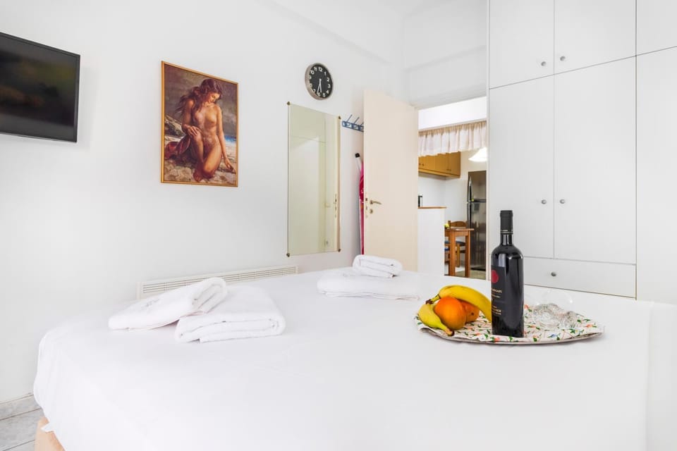 Local Apt next to City Lights 2 Apartment in Heraklion