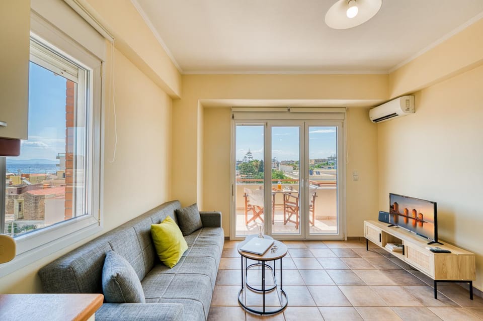 Natural landscape, TV and multimedia, View (from property/room), Balcony/Terrace, Living room, Seating area, Evening entertainment, air conditioner
