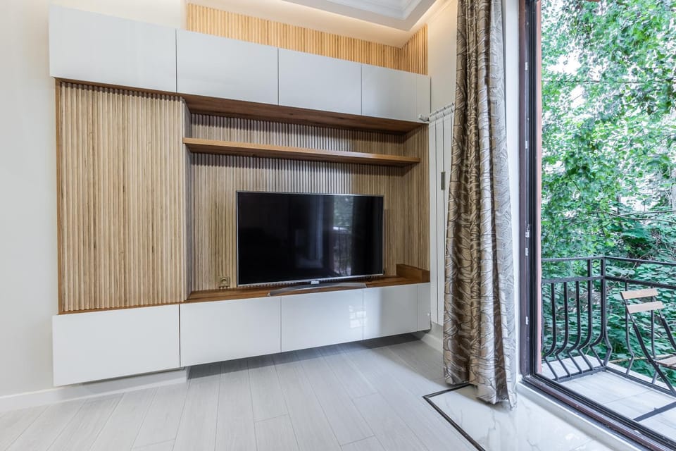 TV and multimedia, Evening entertainment