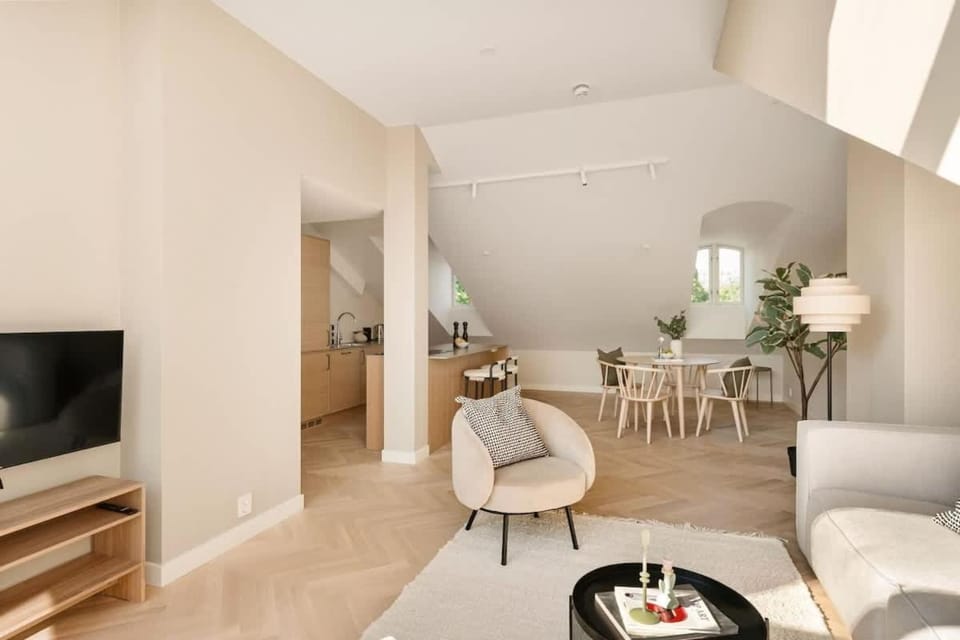 TV and multimedia, Living room, Dining area