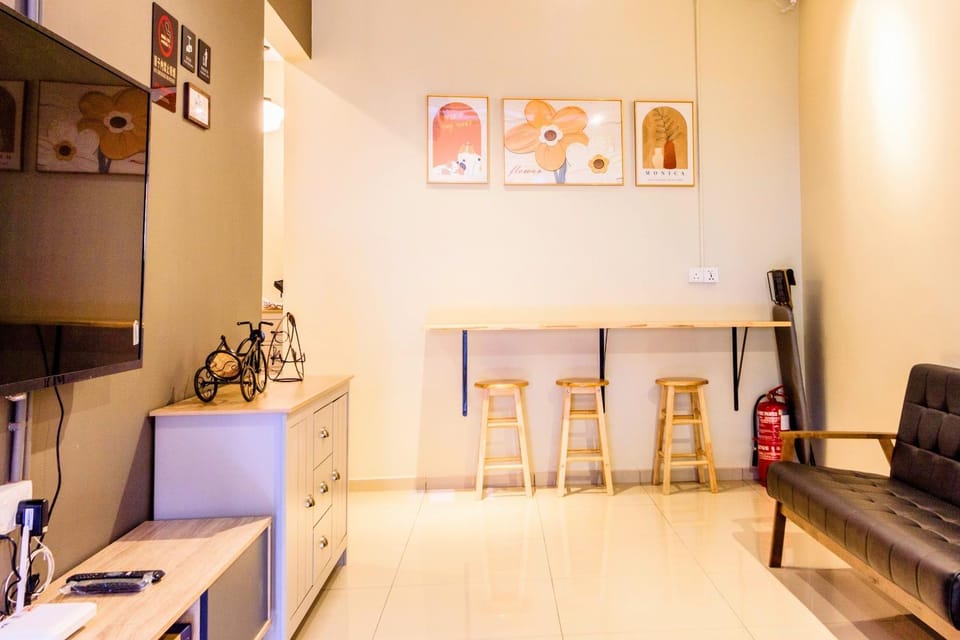 TV and multimedia, Living room, Seating area, internet, internet