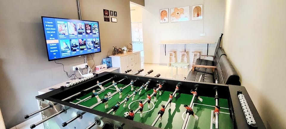 Game Room, Game Room, TV and multimedia, Living room, Seating area, Entertainment, Entertainment, internet