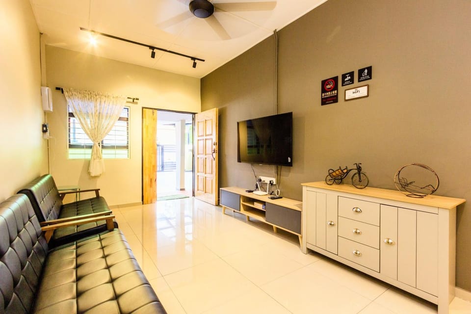 TV and multimedia, Living room, Seating area, internet, internet