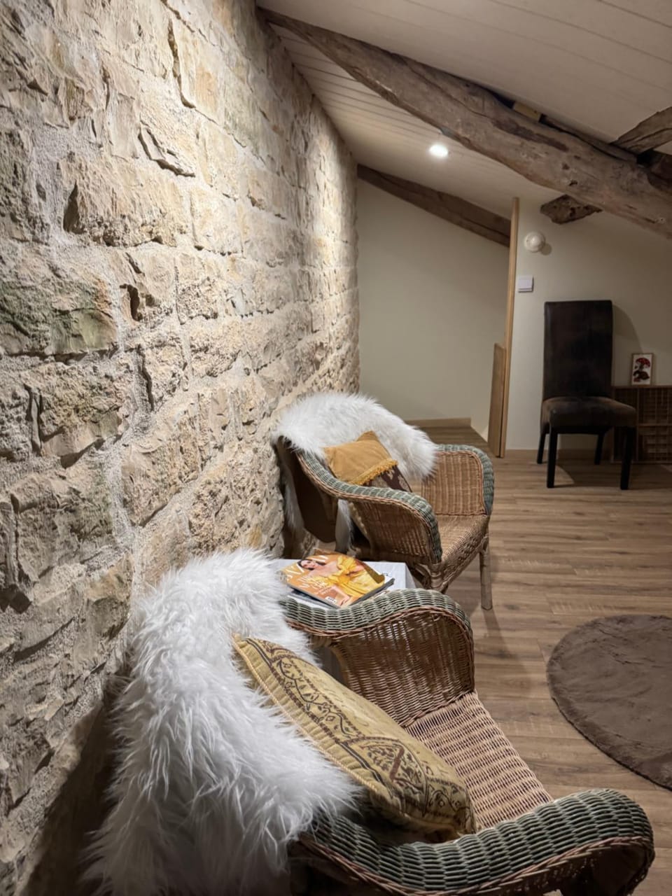 Living room, Seating area