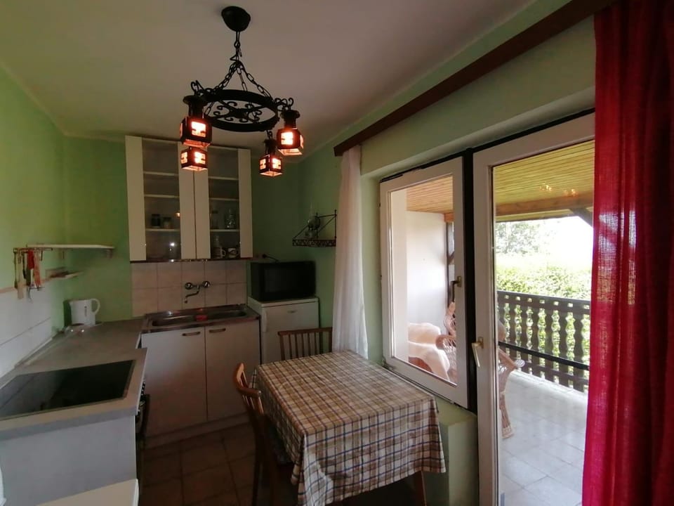 Romantisches Ferienhäuschen in den Weinbergen von Garabonc mit schöner Aussicht House in Hungary