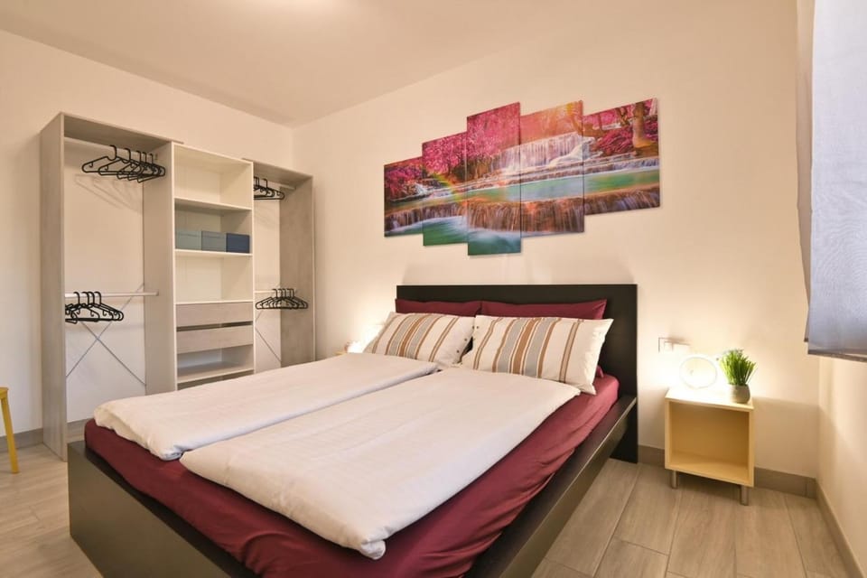 Bed, Bedroom