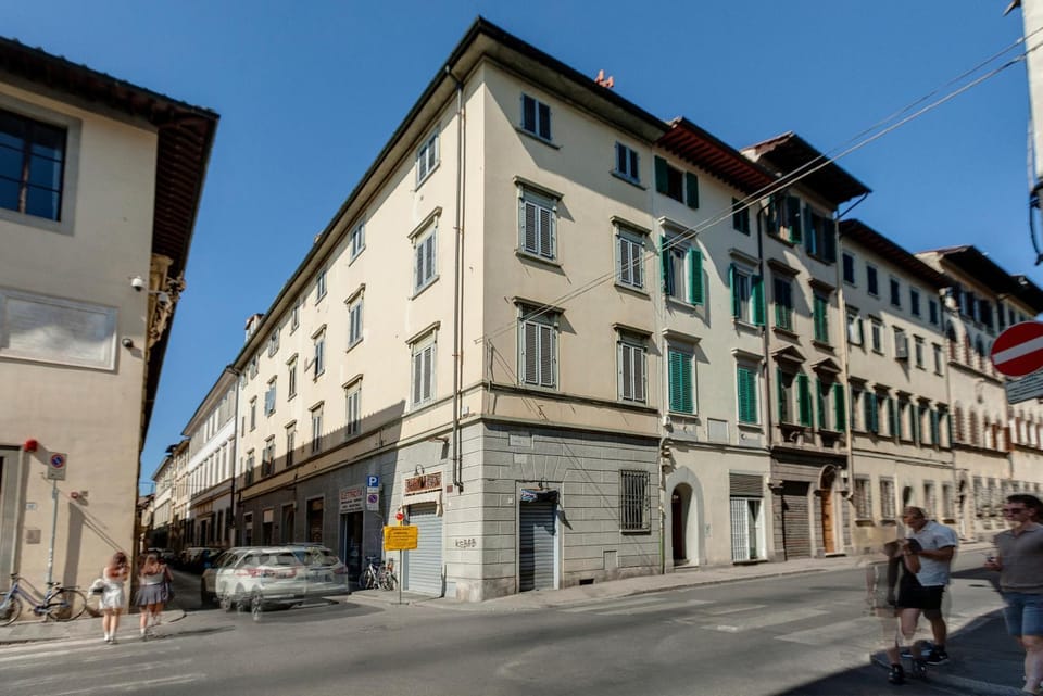 Neighbourhood, Street view