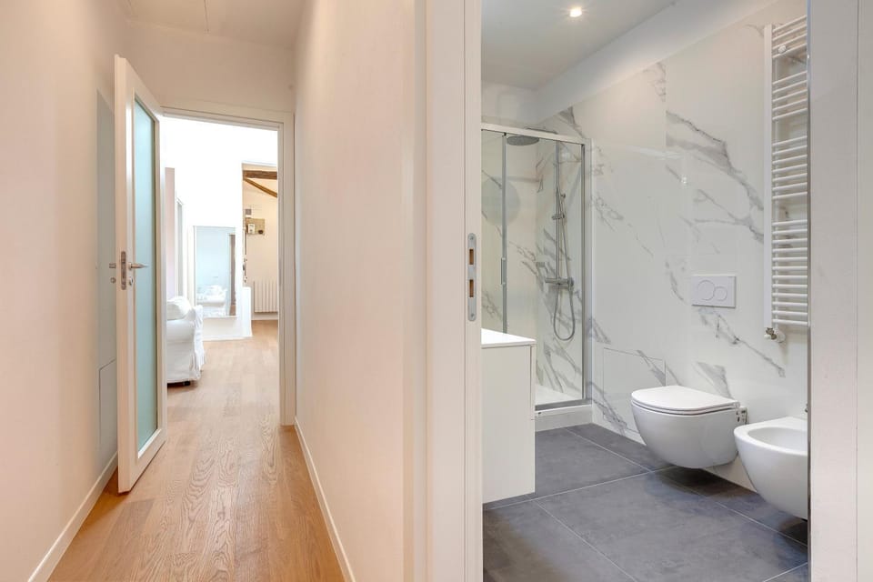 Bathroom, Photo of the whole room