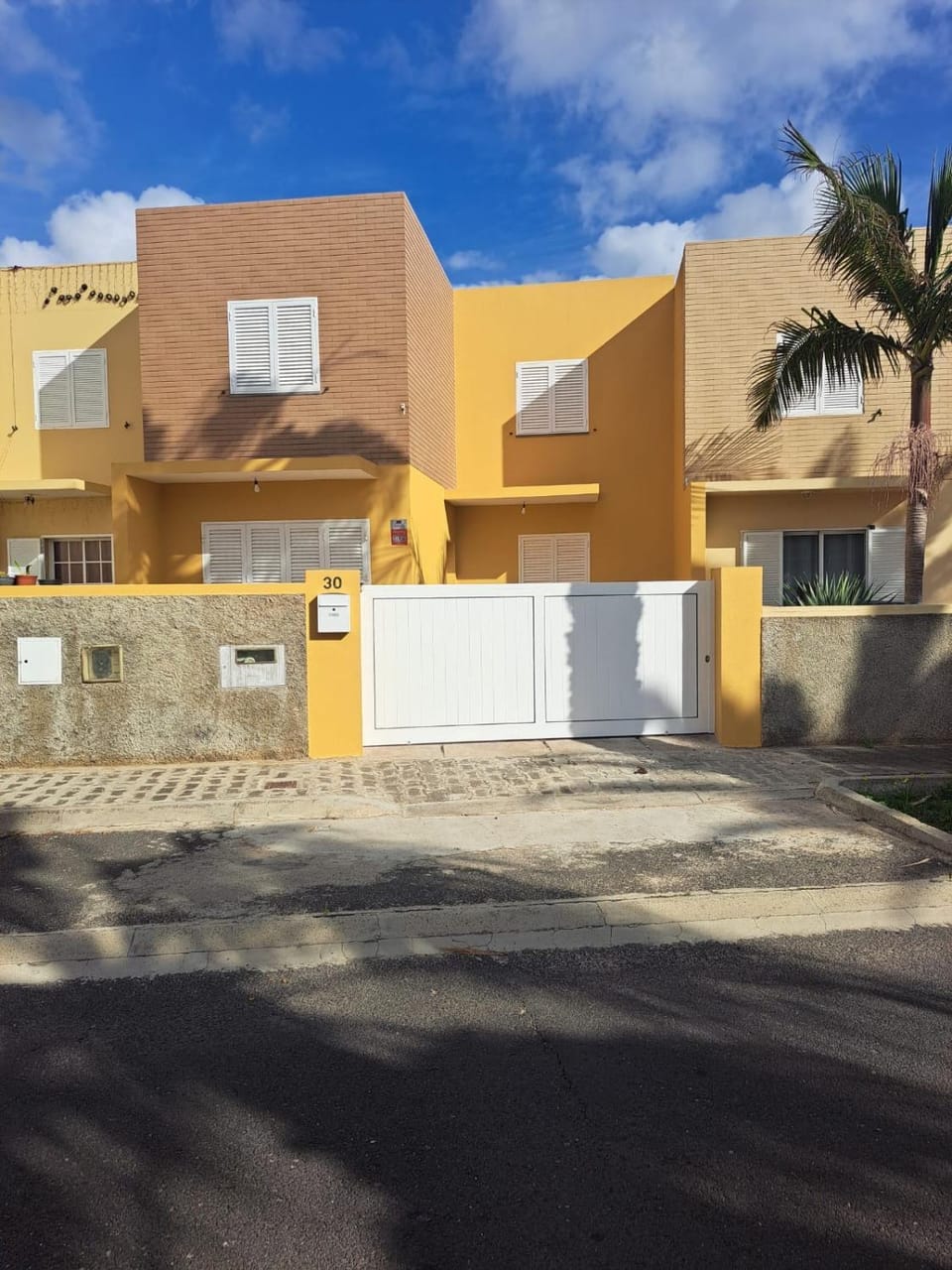 Moradia Vitória House in Vila Baleira