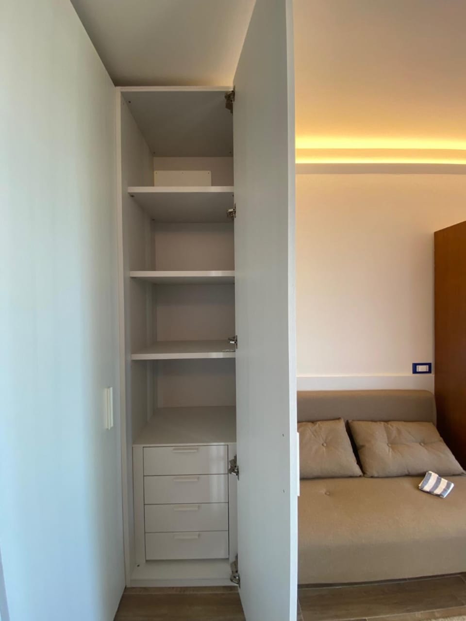 wardrobe