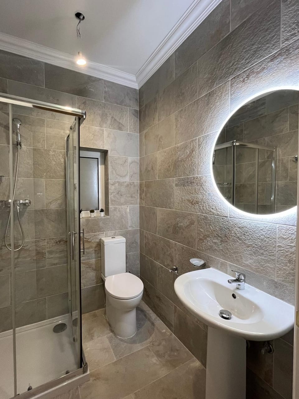 Shower, towels
