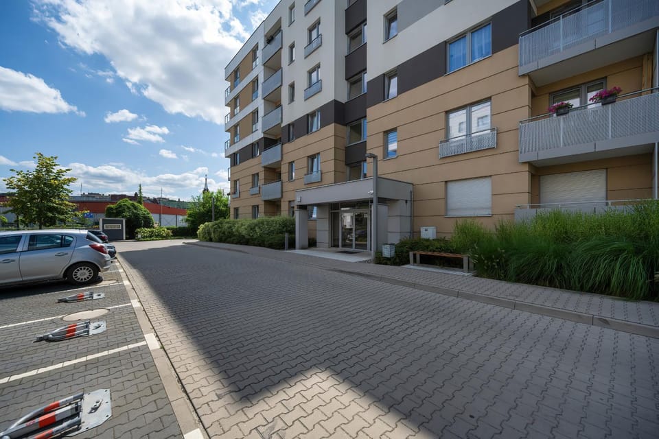 Property building, Facade/entrance, Off site