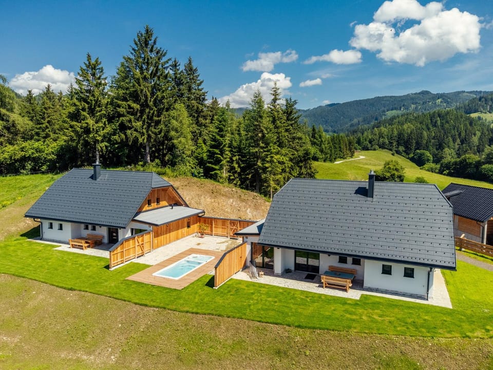 Property building, Spring, Day, Natural landscape, Bird's eye view, Garden, Balcony/Terrace, Mountain view, Pool view, Swimming pool, sunbed