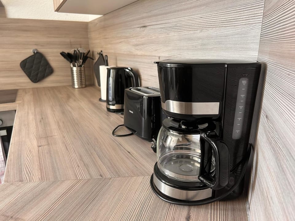 Coffee/tea facilities, toaster