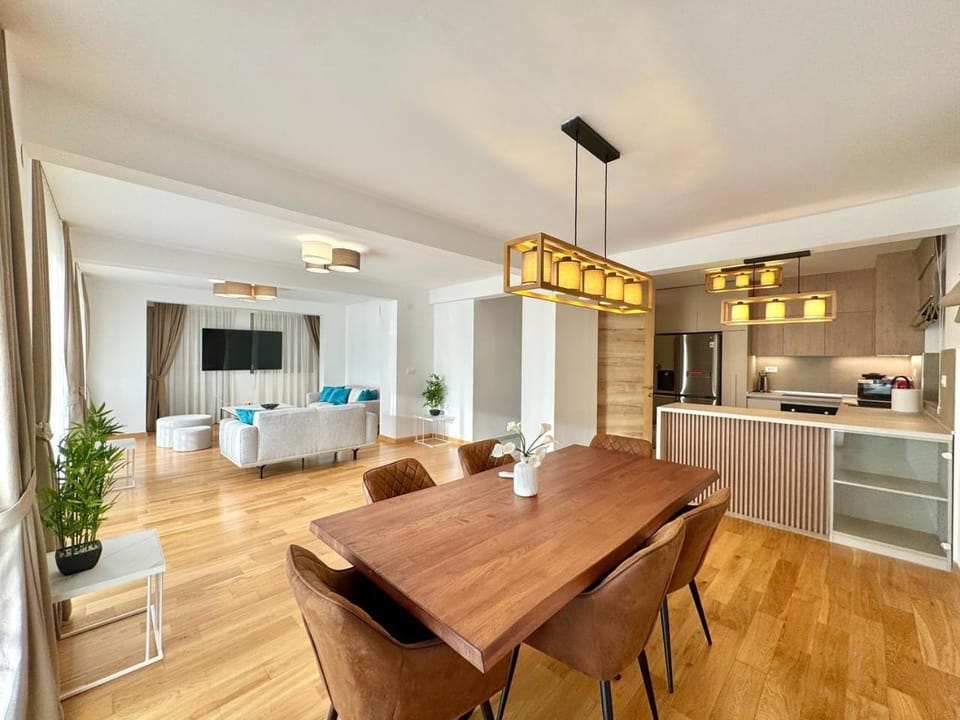TV and multimedia, Kitchen or kitchenette, Living room, Dining area, oven, stove