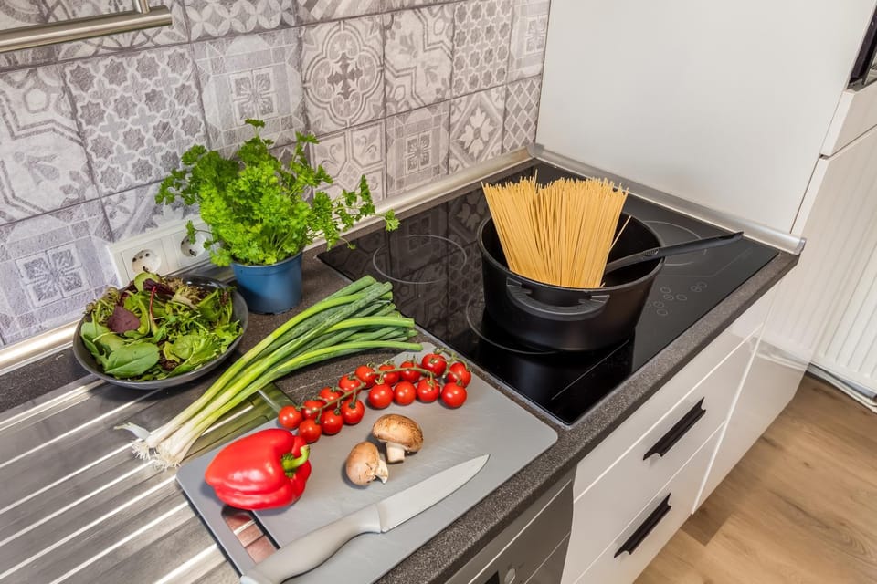 Kitchen or kitchenette, Food and drinks, Food