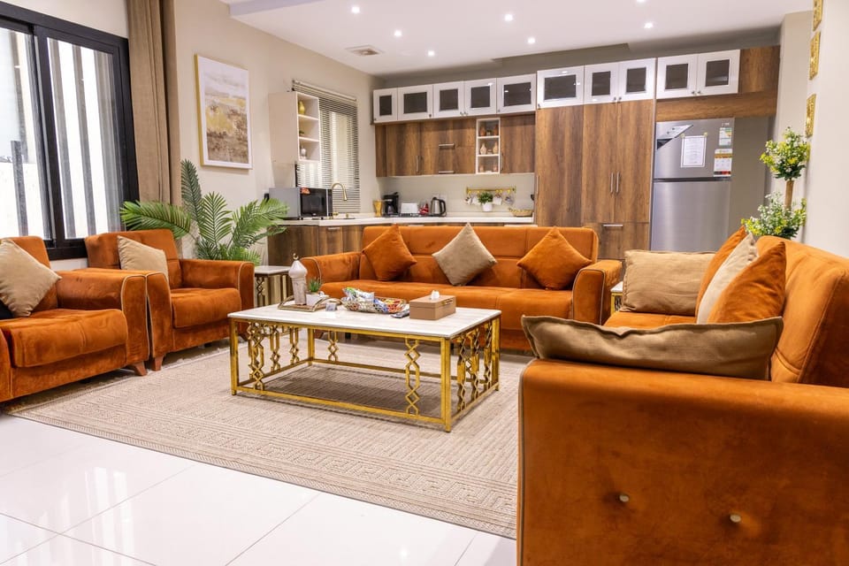 Kitchen or kitchenette, Living room, Seating area