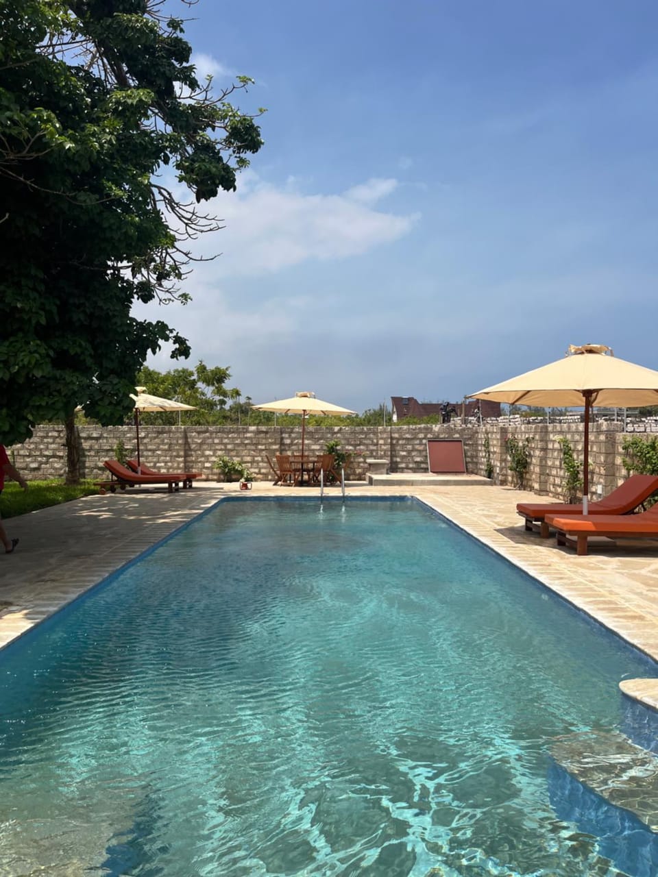 Swimming pool, sunbed