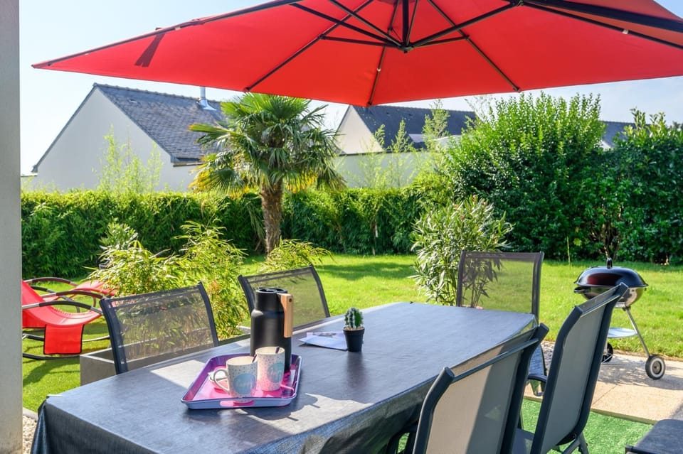 Patio, Dining area