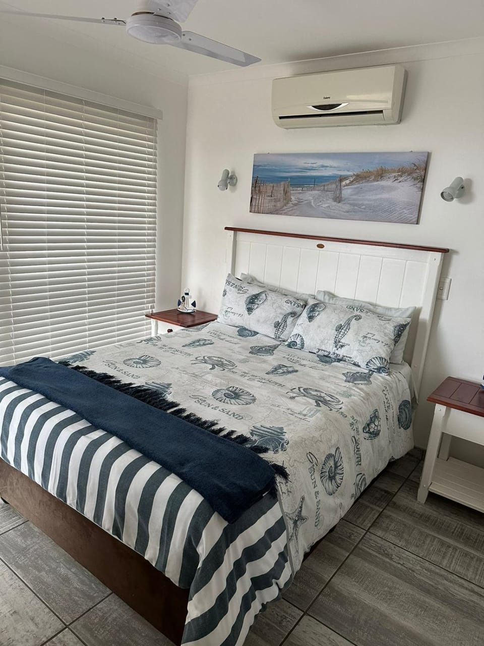 Bed, Bedroom, air conditioner